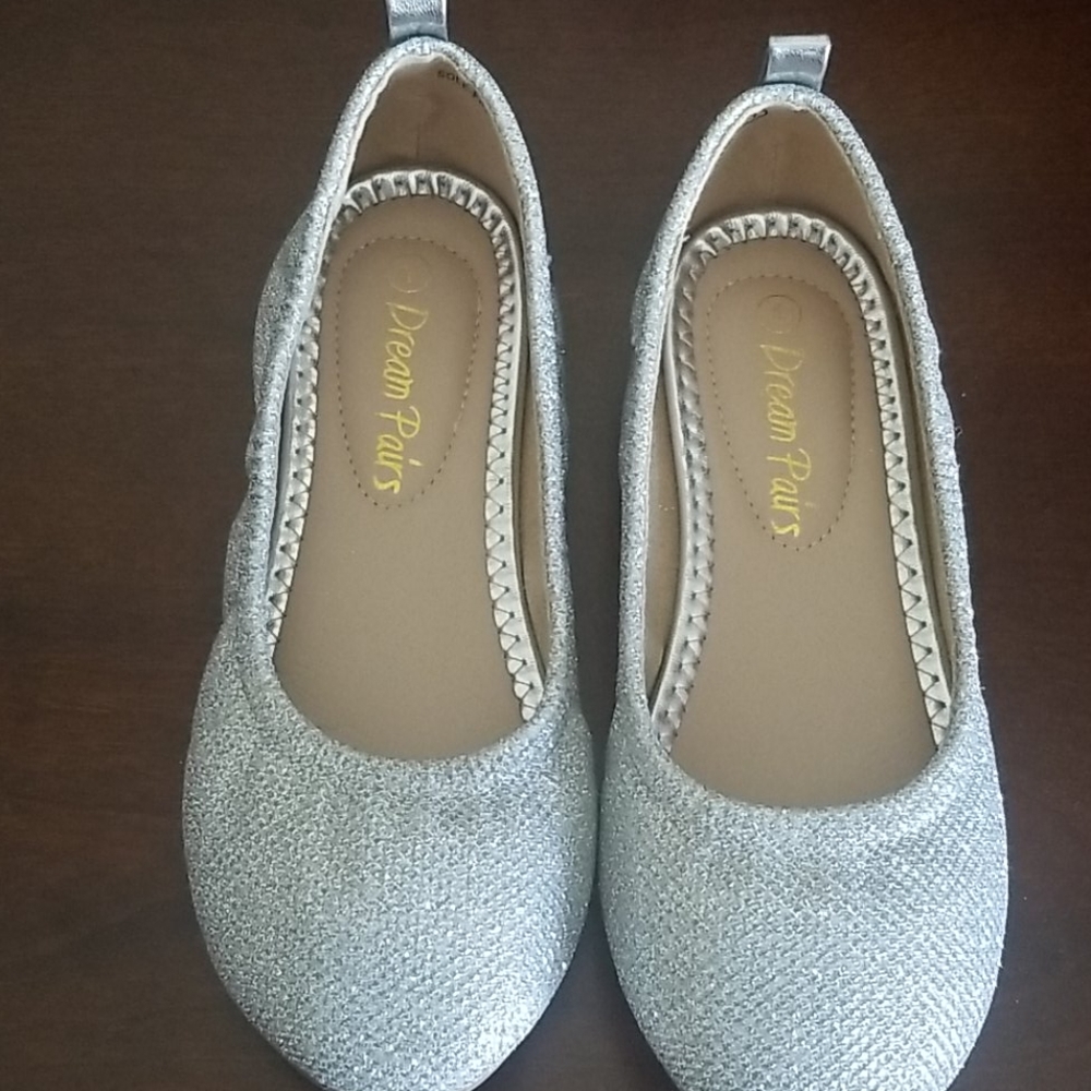 flat girl's shoes